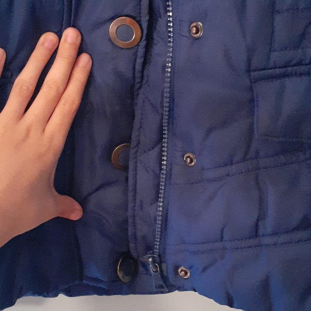 Vest - Picture 2 of 3